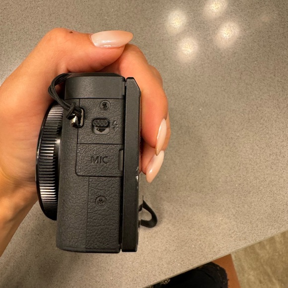 Canon Powershot G7 X Mark III - Picture 5 of 12